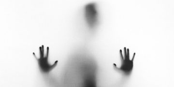 11 PEOPLE SHARED THEIR INSANELY SCARY SLEEP PARALYSIS STORIES - Lucid Dream Society